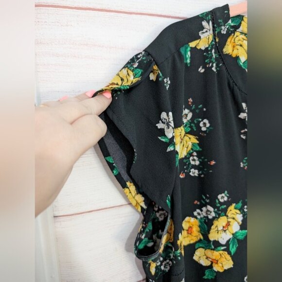 Nwot Mandee Floral Black and Yellow 💛 Floral Print Women's Top Size 1X - Picture 6 of 7